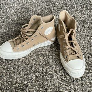 Women’s Converse Chuck Taylor All Star Lift Platform Suede Sneakers Khaki - 8.5